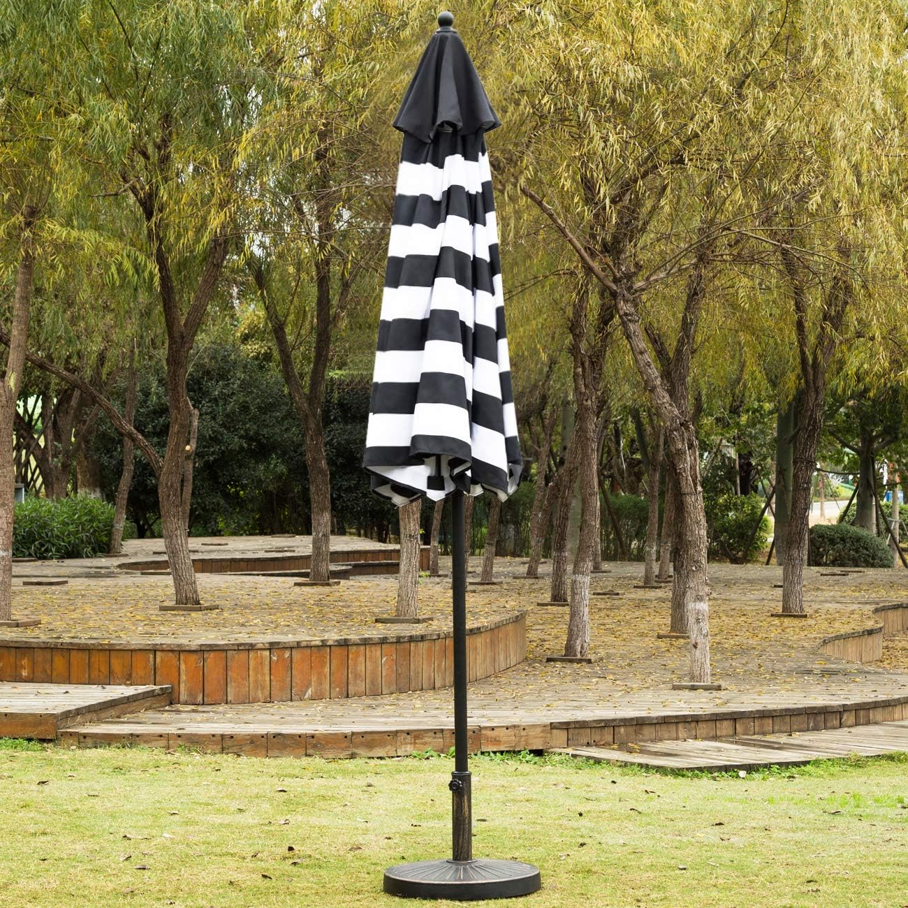 Sunnyglade 9ft Striped Patio Umbrella – Classic Outdoor Shade with Crank & Tilt